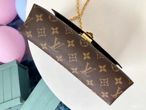 WIS LOUIS SAINT-PLACIDE VUITTON 0130